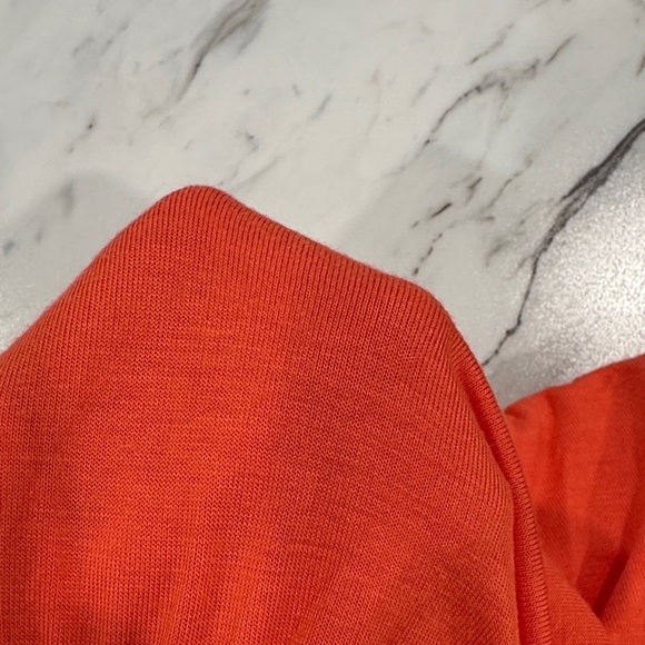 Women's orange Short Sleeve Top - Picture 4 of 6